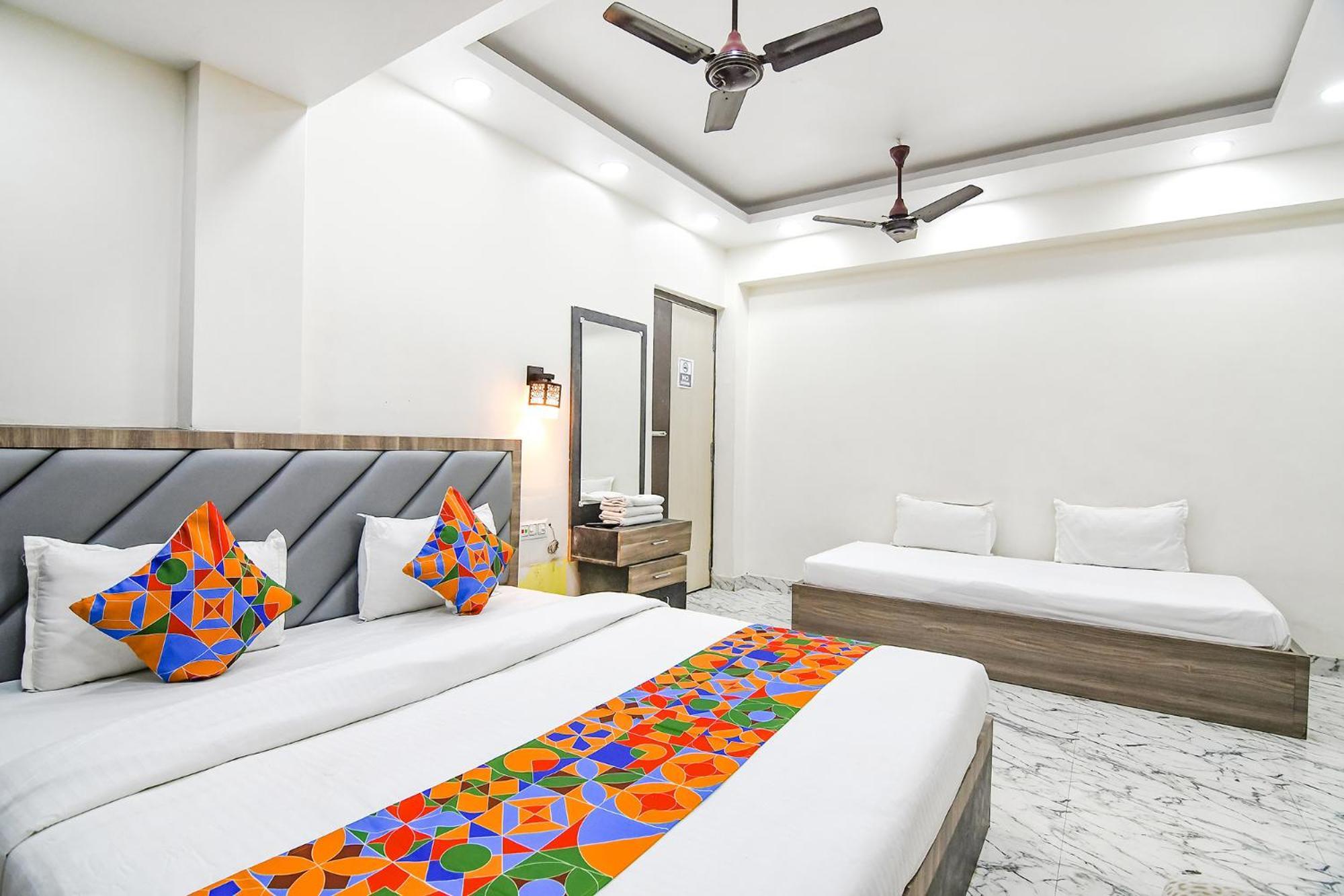 Fabexpress Sr Royale - Nr Sealdah Station Hotel Kolkata Exterior photo