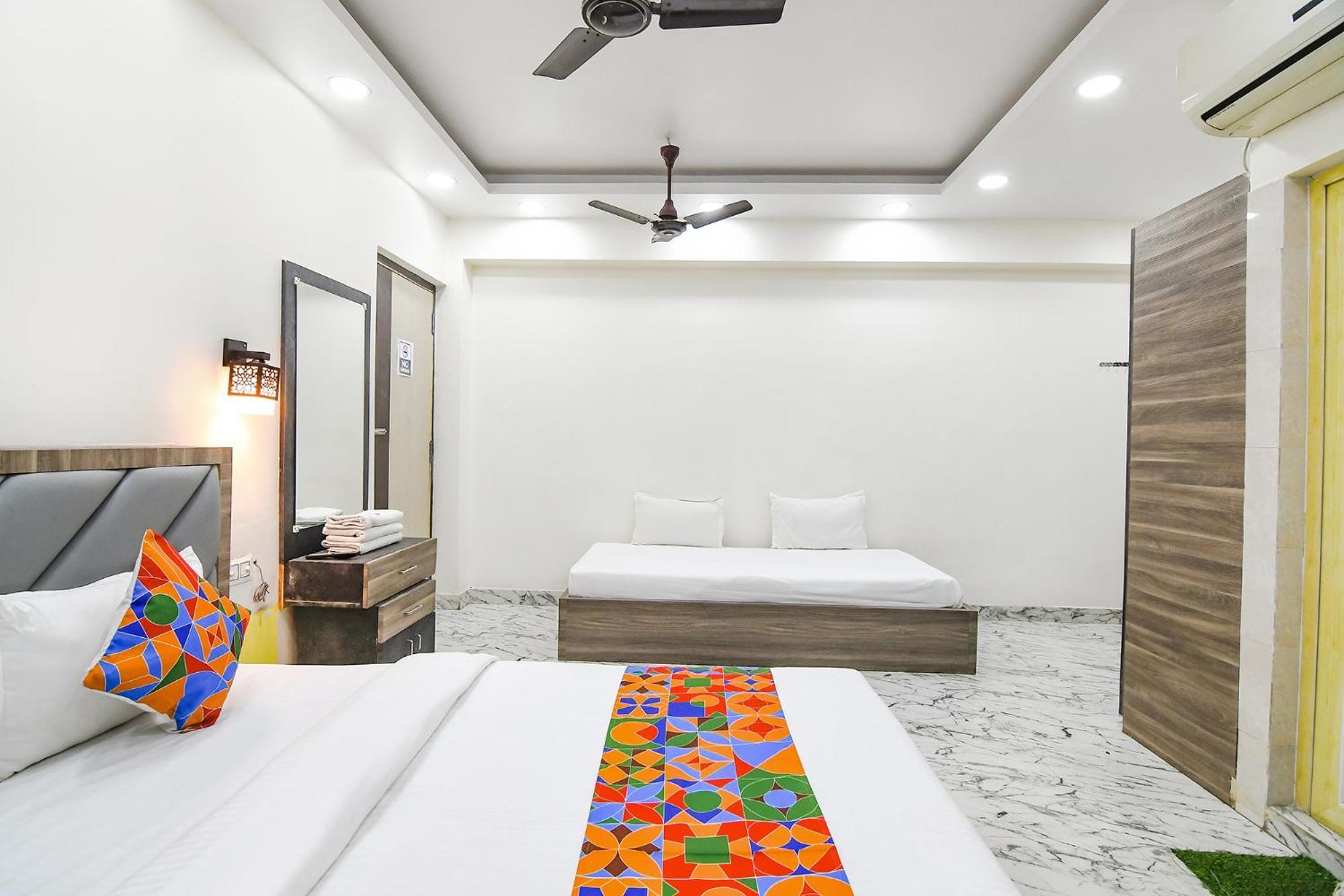 Fabexpress Sr Royale - Nr Sealdah Station Hotel Kolkata Exterior photo