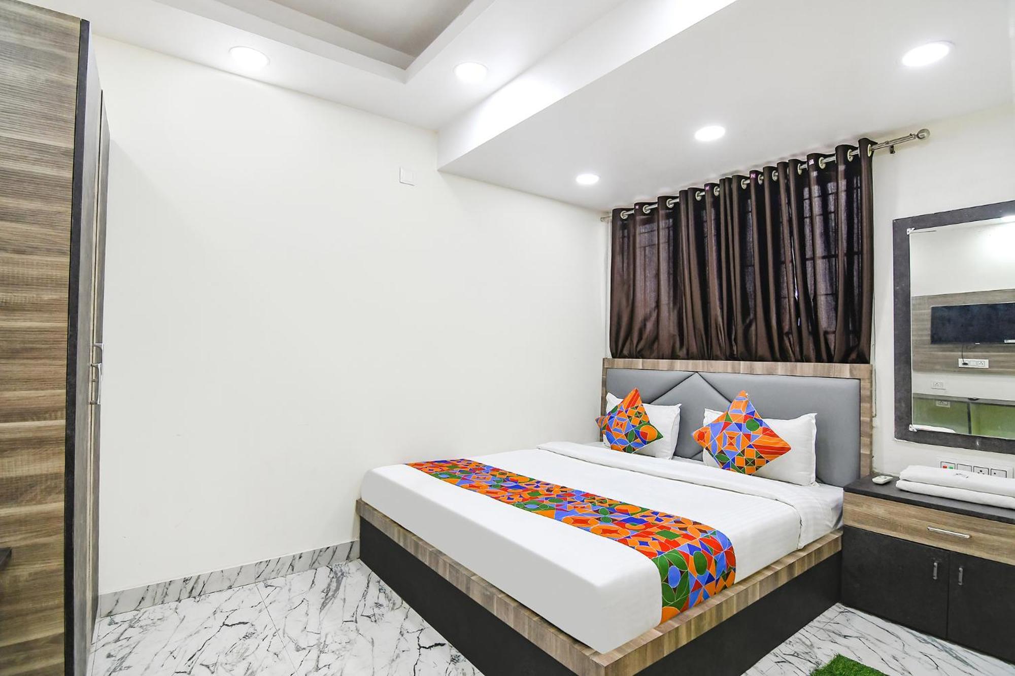 Fabexpress Sr Royale - Nr Sealdah Station Hotel Kolkata Exterior photo